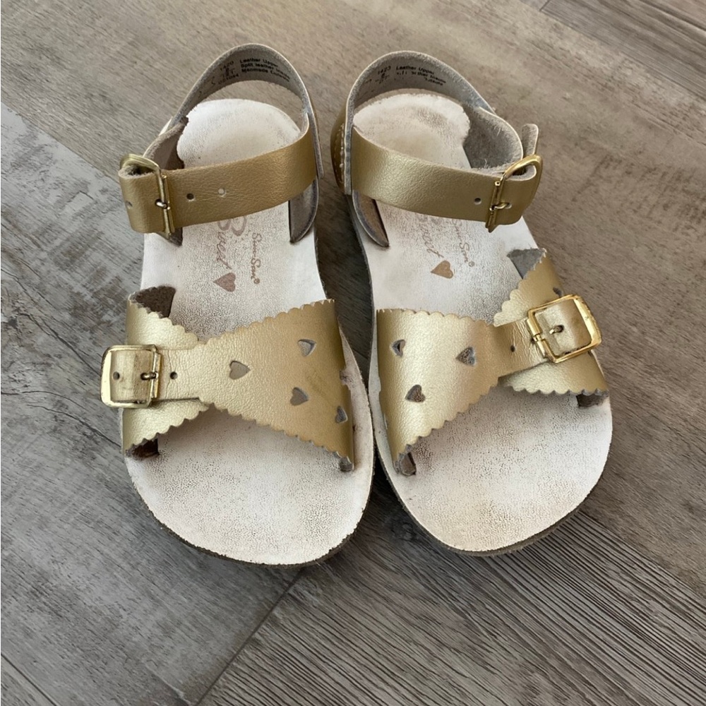 Gold Sweetheart Sun-Sans